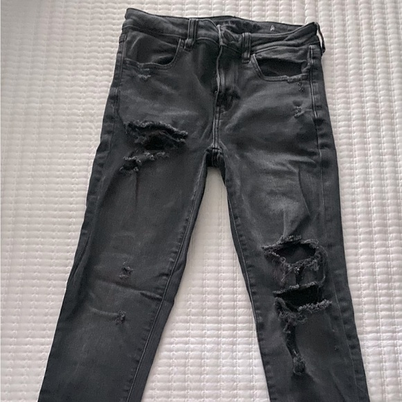American Eagle ripped jeans - Picture 1 of 3